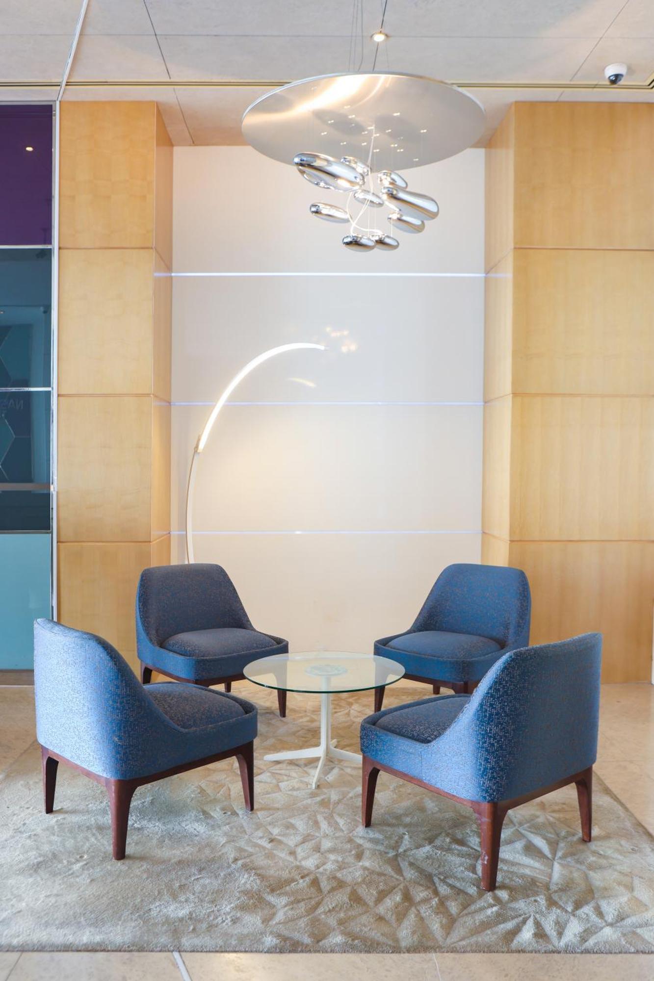 ナシマ タワー ホテル アパートメント ドバイ エクステリア 写真 The interior of the lobby
